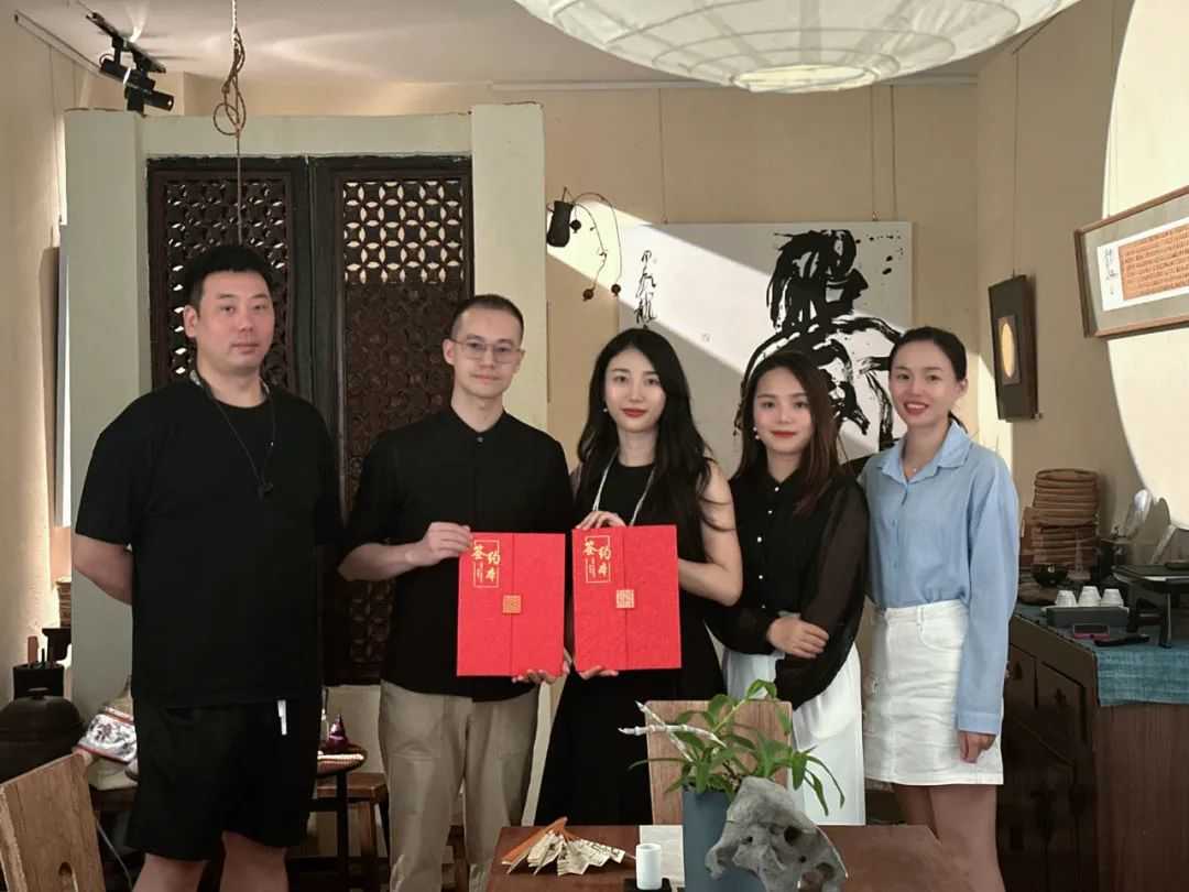 先衡·新闻 | 先衡律所与广西雲仙文化传播有限公司举行法律顾问签约仪式并参加艺术鉴赏课程